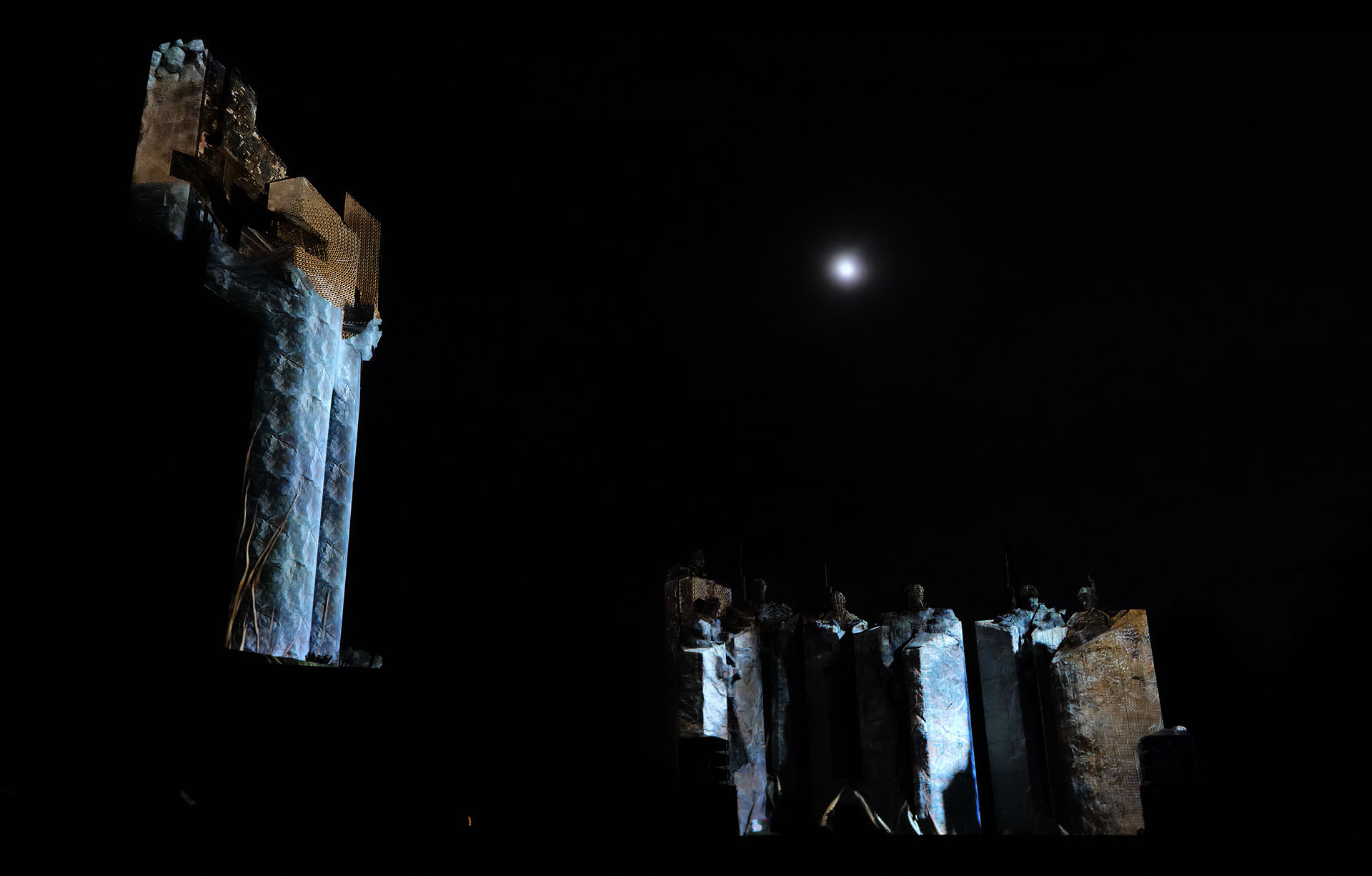 Architectural projection mapping on the Stara Zagora memorial