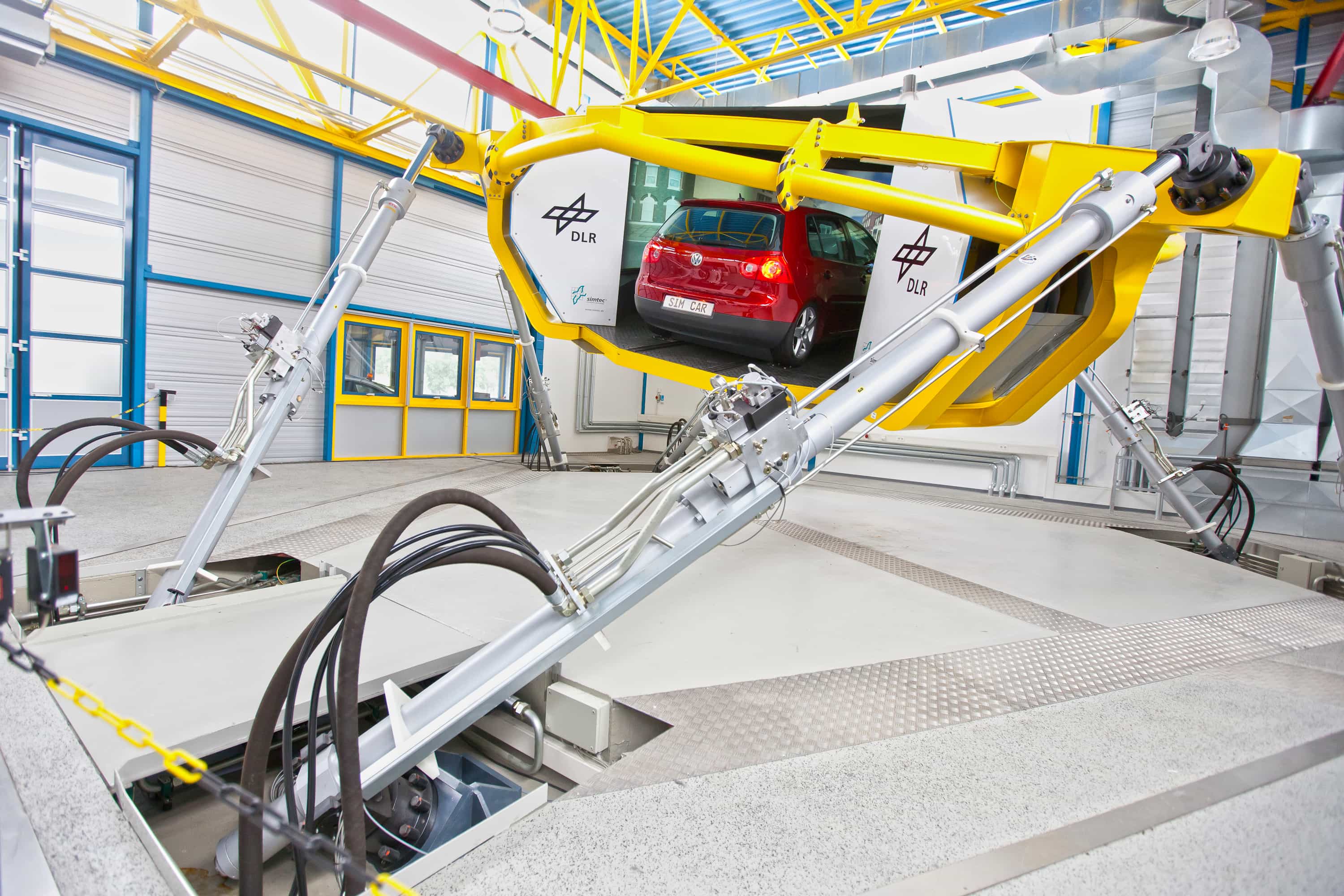 DLR Institute for Transportation Systems – Dynamic Driving Simulator